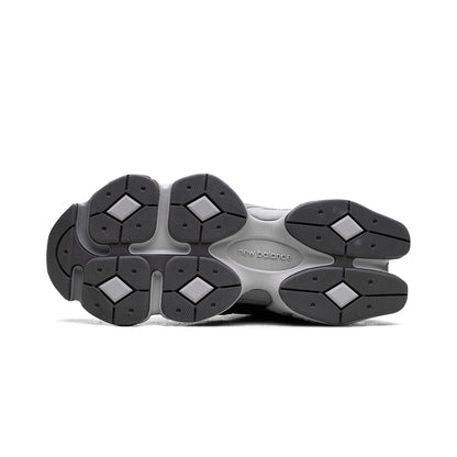 9060 "Black / Castlerock"
