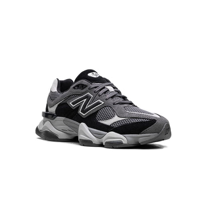 9060 "Black / Castlerock"